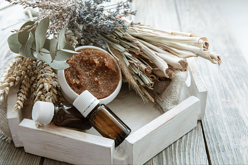 Sử dụng tinh dầu thơm là một trong những cách chống nồm ẩm trong nhà hiệu quả