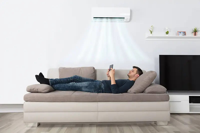 Các dòng điều hòa Inverter nổi bật với khả năng tiết kiệm điện, vận hành êm ái.