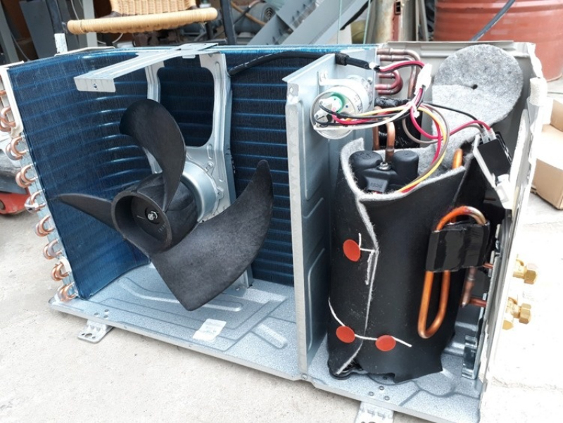 Khi các linh kiện trong tủ điện bị hỏng sẽ gây cản trở quá trình hoạt động của điều hòa.