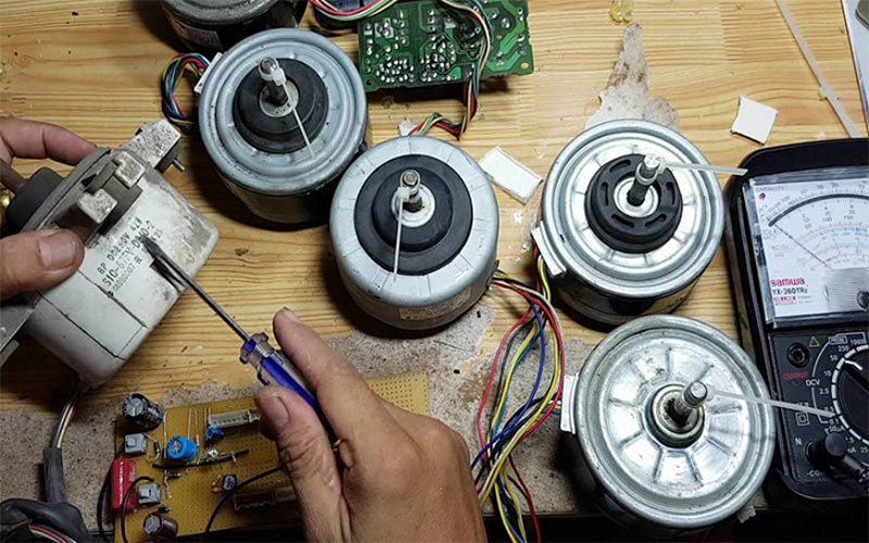 Kiểm tra, sửa chữa mô tô quạt bị hư bạc đạn để khắc phục tiếng ồn từ cục nóng.