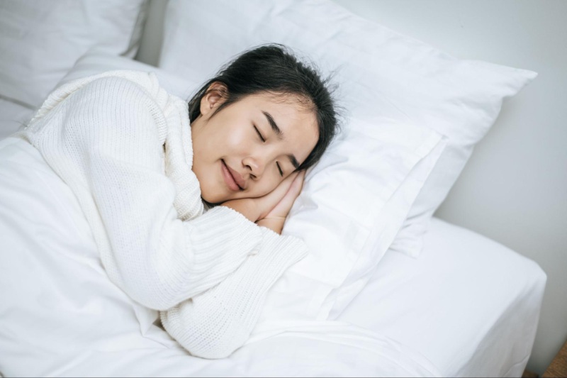 Chế độ Sleep giúp tiết kiệm điện và đem đến giấc ngủ sâu cho bạn