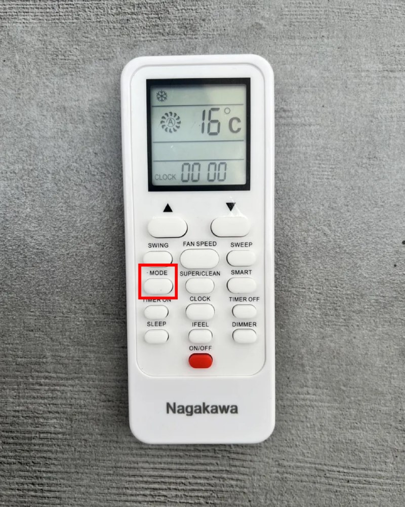 Bật chế độ Auto bằng cách bấm Mode liên tục đến khi hiện chữ A hoặc 3 mũi tên