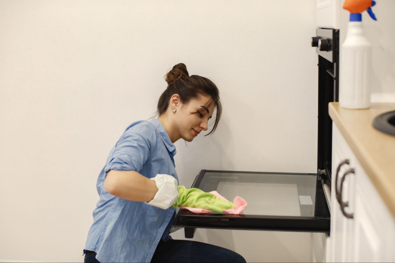 Bạn nên tiến hànhh lau dọn không gian thường xuyên