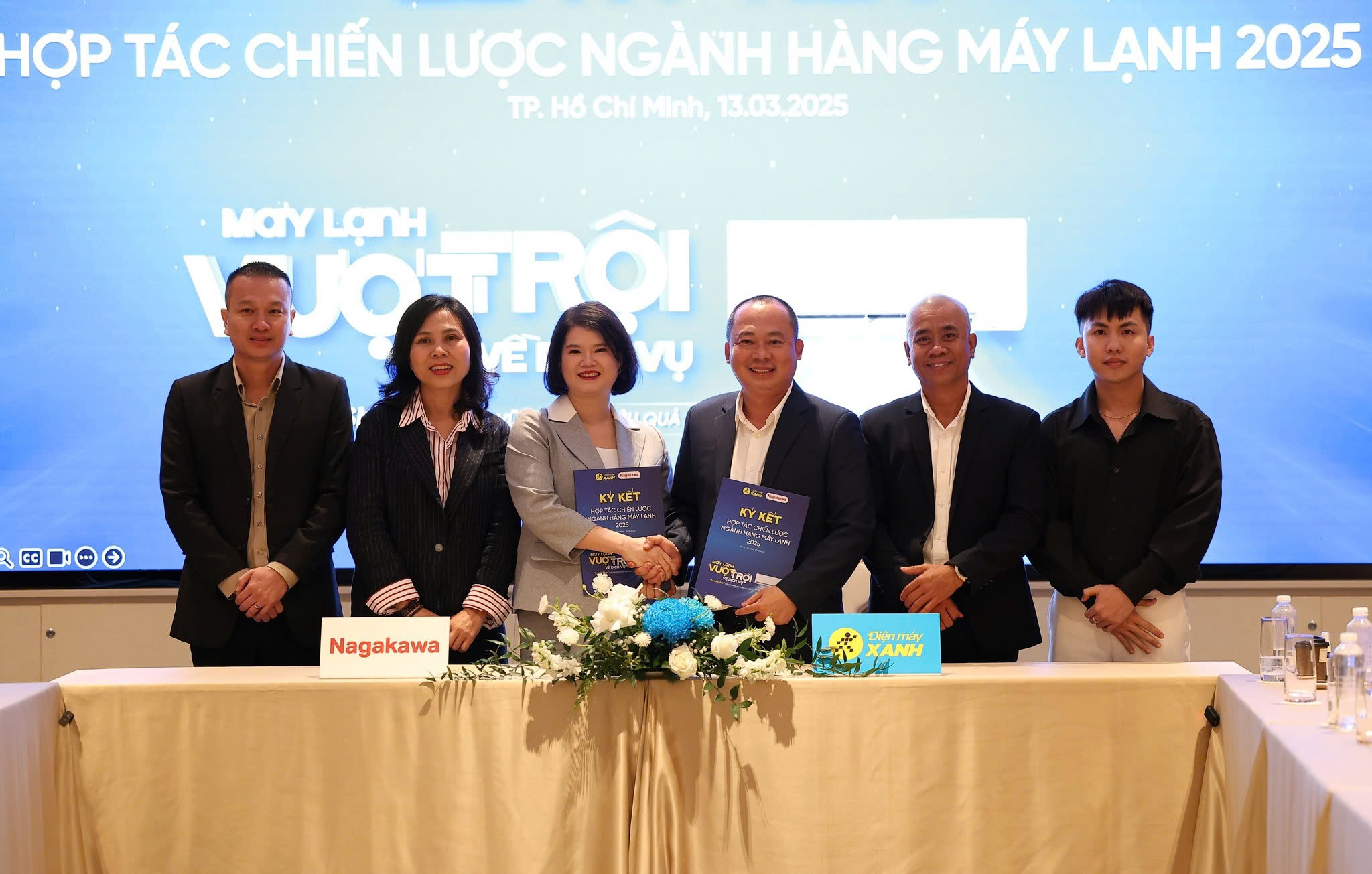 Đại diện Tập đoàn Nagakawa ký kết hợp tác chiến lược với Điện Máy Xanh trong ngành hàng máy lạnh