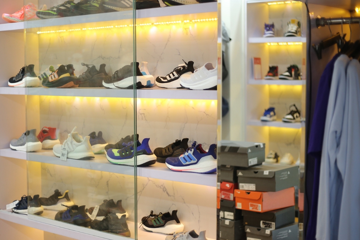 Giày sneaker adidas chính hãng