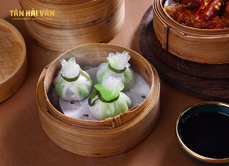 nha-hang-quang-dong-tan-hai-van