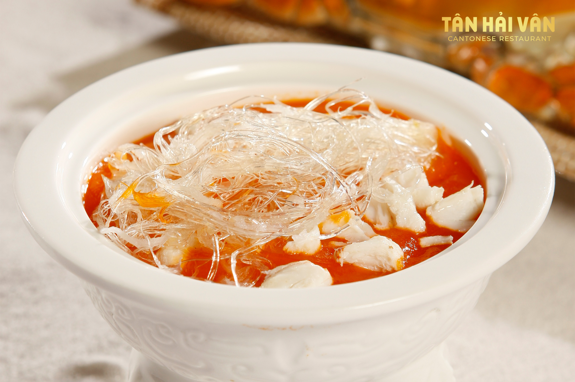 nha-hang-tan-hai-van