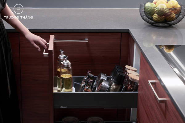 Hình ảnh ngăn kéo gia vị Tủ bếp Urban Showroom Trường Thắng Q2