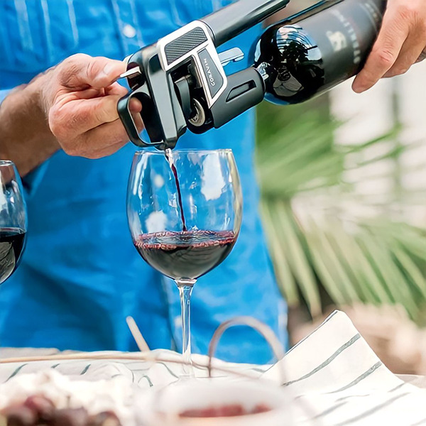 Coravin sở hữu bằng thiết kế công nghệ với chức năng chiết rượu độc nhất vô nhị, được đông đảo người sành vang trên thế giới yêu thích và lựa chọn