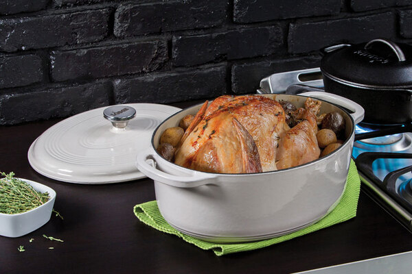 Nồi gang nấu bếp từ được tráng men đẹp mắt