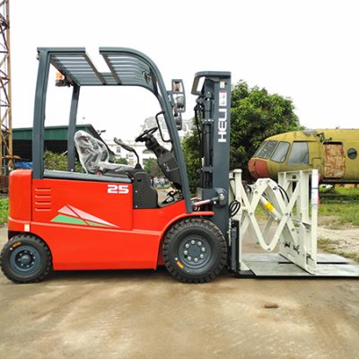 Heli-ban-giao-hang-tram-xe-nang-Liion-tai-Dong-Nam-A