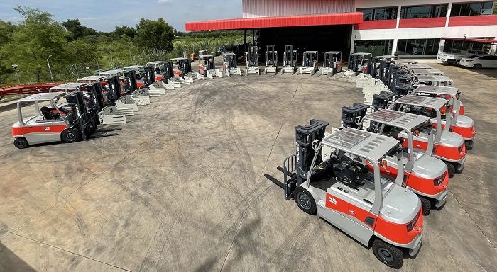 Heli-ban-giao-hang-tram-xe-nang-Liion-tai-Dong-Nam-A