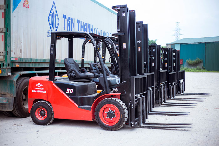 Nhung-dieu-can-biet-ve-khi-thai-xe-nang-dien