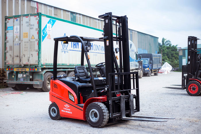 Nhung-dieu-can-biet-ve-khi-thai-xe-nang-dien