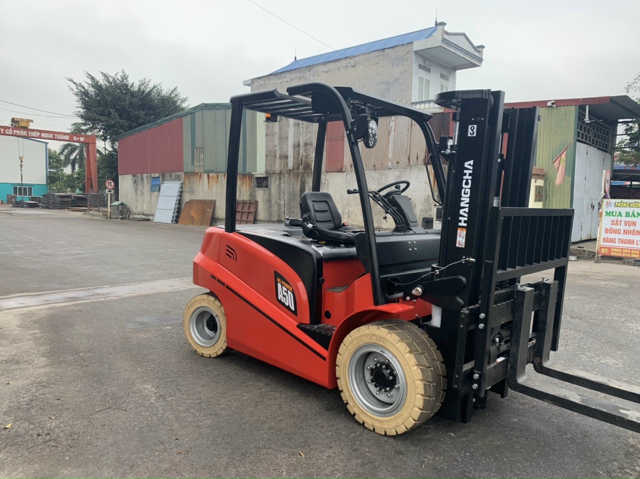 Xe-nang-dien-tang-cuong-tinh-ben-vung-moi-truong