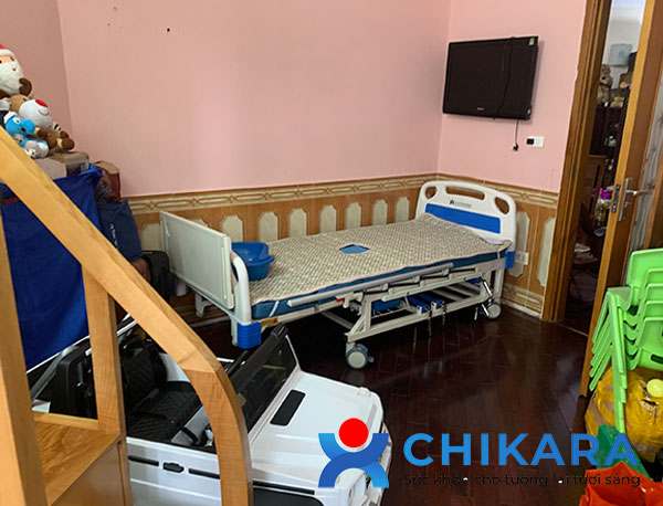 Bàn giao giường y tế cho khách hàng tại Cầu Diễn Hà Nội