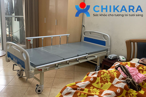 Bàn giao giường y tế cho khách hàng tại CC Vườn Đào Lạc Long Quân