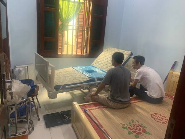 Bàn giao giường y tế cho khách hàng tại Quan Cù Mỹ Hào Hưng Yên