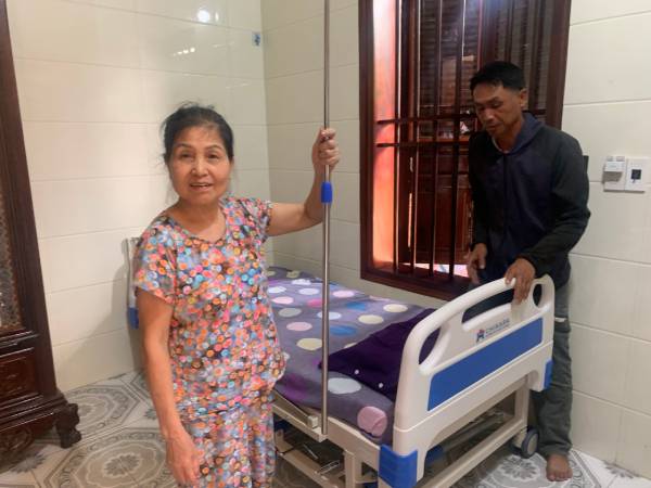 Bàn giao giường y tế cho khách hàng tại thị trấn Lâm Ý Yên Nam Định