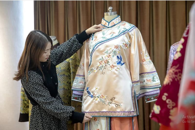 Bạn cần cân nhắc lựa chọn áo quan cho người mất phù hợp với khả năng tài chính gia đình