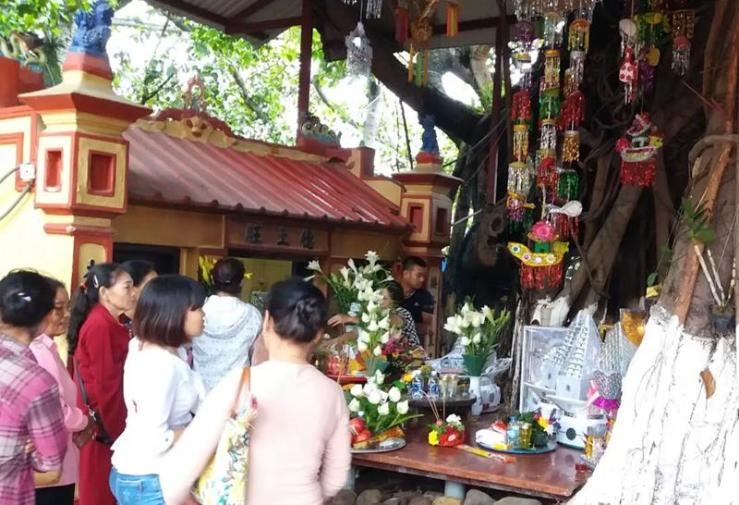 Lễ Chúa Bà nghiêm túc và đúng cách