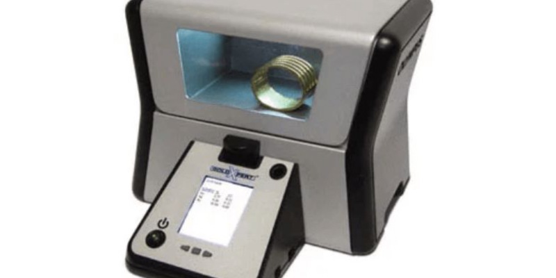 Nhận biết bạc thật qua máy quang phổ