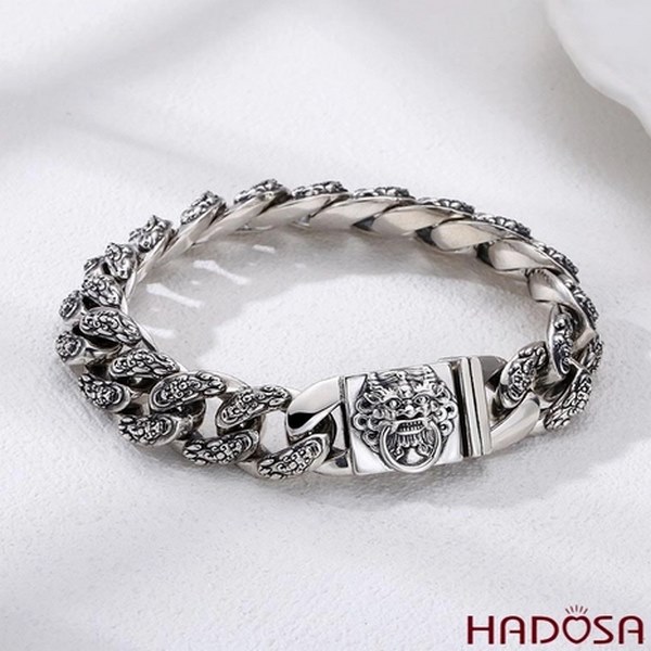 Trang sức bạc là biểu tượng của sự tĩnh tâm và bảo vệ