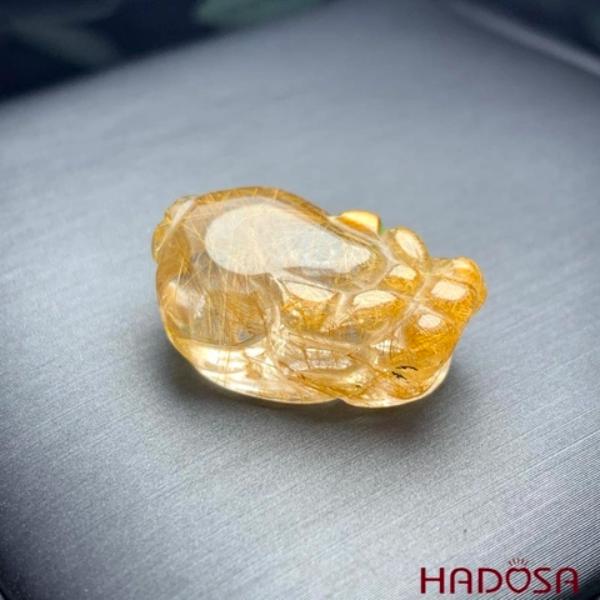 Bề mặt đánh bóng của thạch anh vàng cũng ảnh hưởng đến giá