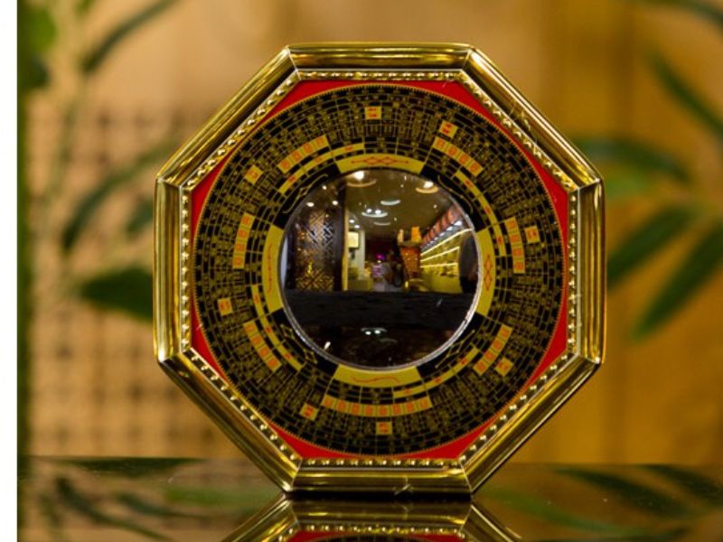 Các cách treo gương Bát Quái phù hợp phong thủy