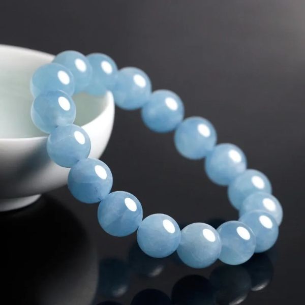 Các mệnh hợp với đá Aquamarine