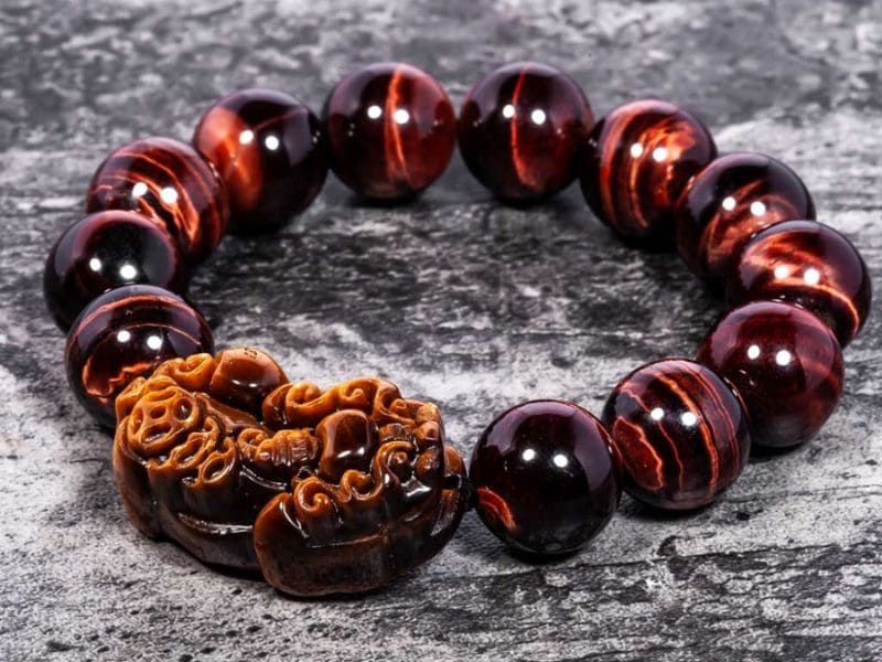 Các lưu ý quan trọng cần nhớ khi dùng đá mắt hổ màu đỏ