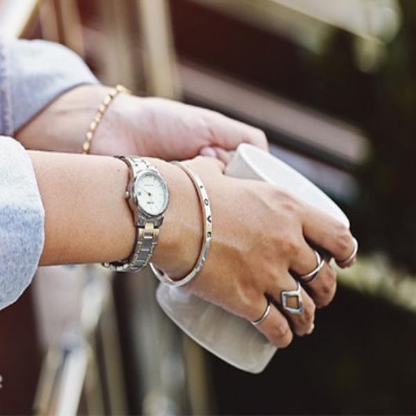 Bật mí kinh nghiệm phối nhiều loại lắc tay cùng nhau