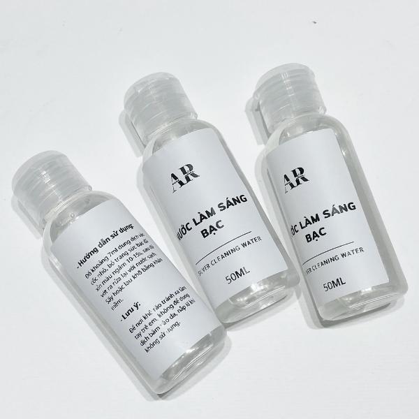 Làm trắng dây chuyền bạc bằng dung dịch làm sạch trang sức