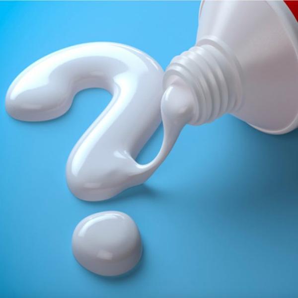 Kem đánh răng giúp dây chuyền bạc trắng sáng hiệu quả