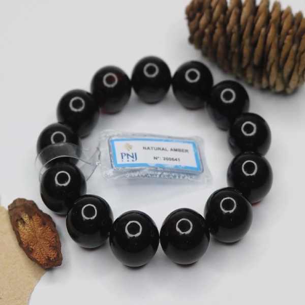 Hướng dẫn cách cách nhận biết vòng hổ phách thật