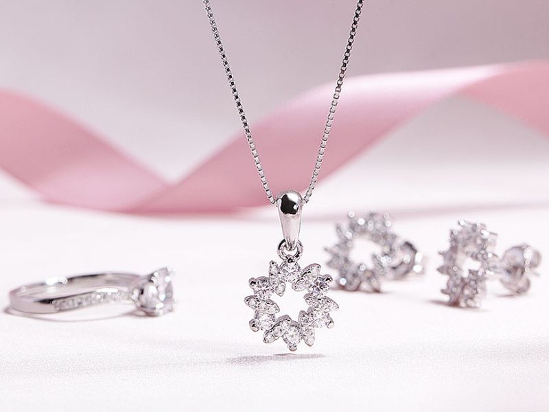 Chọn mua trang sức bạc tại địa chỉ uy tín để đảm bảo về chất lượng.