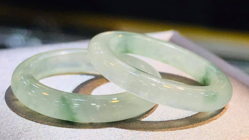 Cẩm thạch giúp hỗ trợ người đeo cân bằng năng lượng, tạo sự hài hòa
