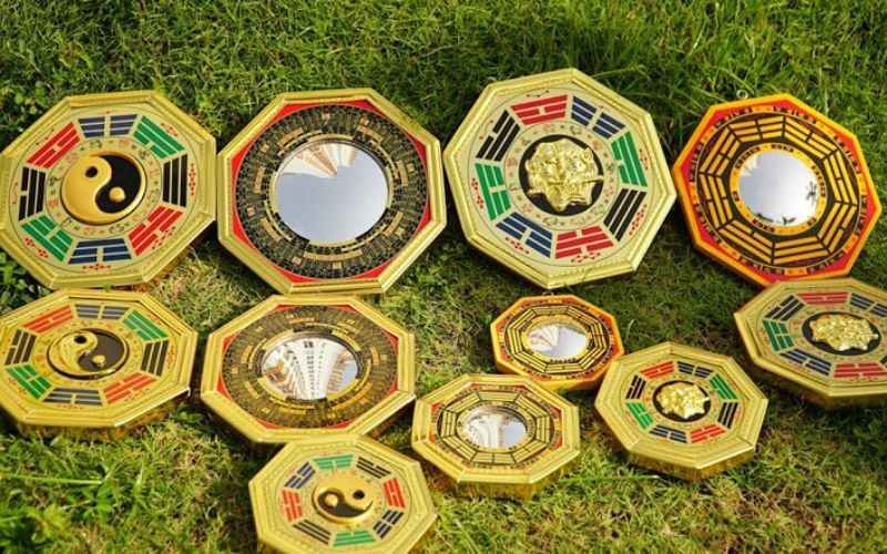 Gương Bát quái là vật phẩm phong thủy phổ biến