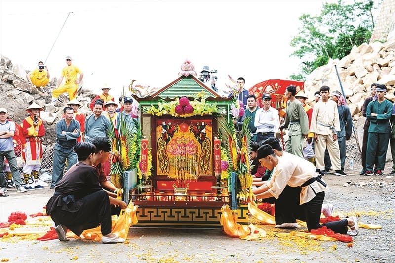 Ý nghĩa của việc người dân thờ cúng Chầu Đệ Nhị