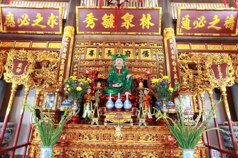 Đền Thờ tọa lạc tại huyện Lạc Thủy, tỉnh Hòa Bình