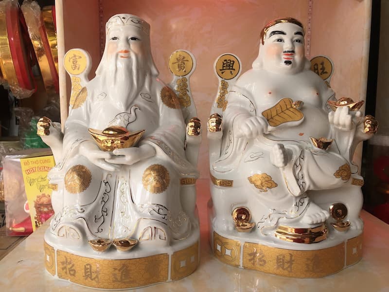 Có thể làm bàn thờ Thần Tài và ông địa chung