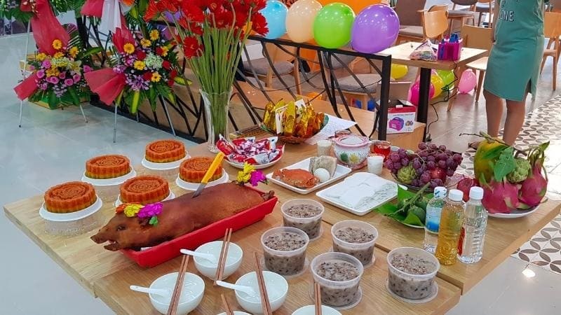 Đặt bàn thờ theo hướng tốt, hợp với mệnh của chủ nhà