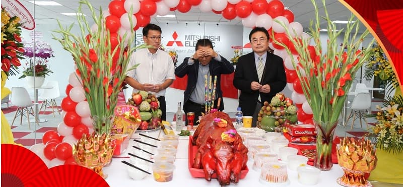 Lễ cúng nên được thực hiện vào ngày giờ đẹp, hợp với tuổi