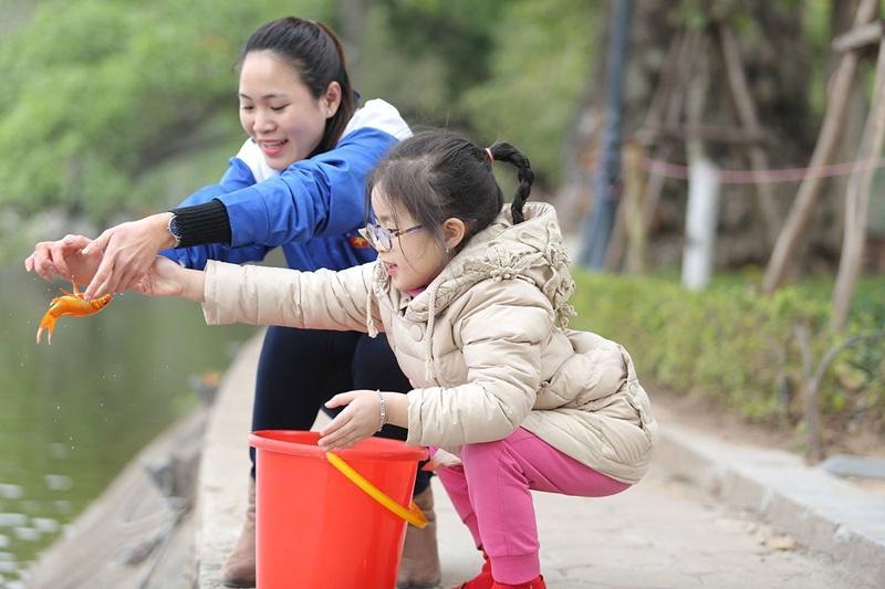 Cá chép là lễ vật không thể thiếu để cúng ông Công ông Táo
