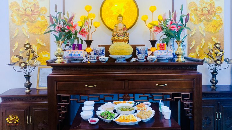 Mâm cơm cúng Phật