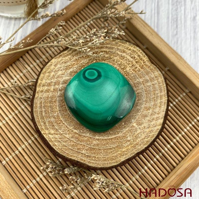 Mặt đá lông công chuẩn 28mm tinh tế, nổi bật