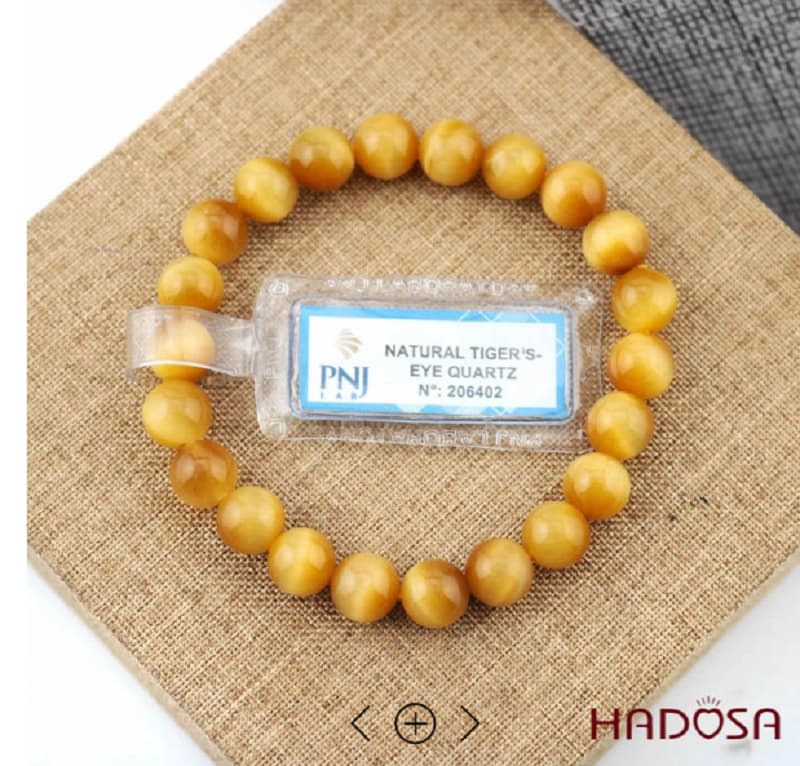 Đá mắt hổ phong thủy vàng phù hợp với người mệnh Kim và mệnh Thổ