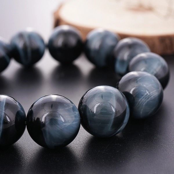 Tác dụng tuyệt vời của đá mắt hổ xanh đen trong phong thuỷ