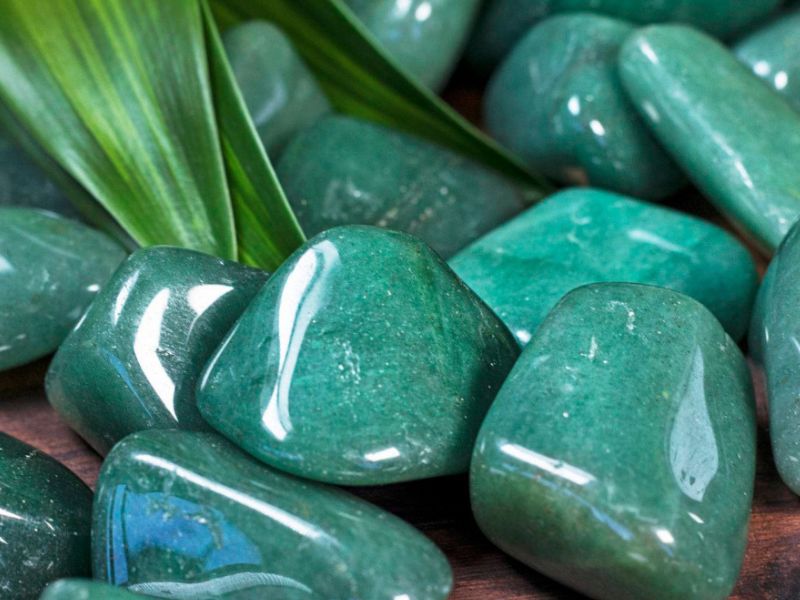 Đá thạch anh xanh là loại đá quý tự nhiên màu xanh lục
