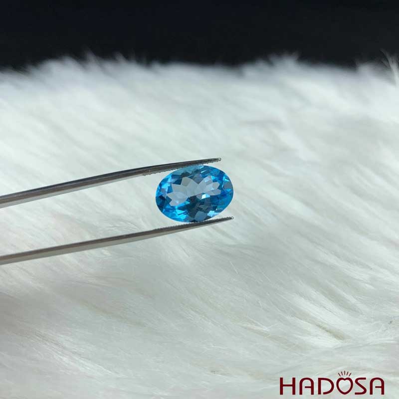 Mặt đá topaz món quà phong thuỷ giá trị